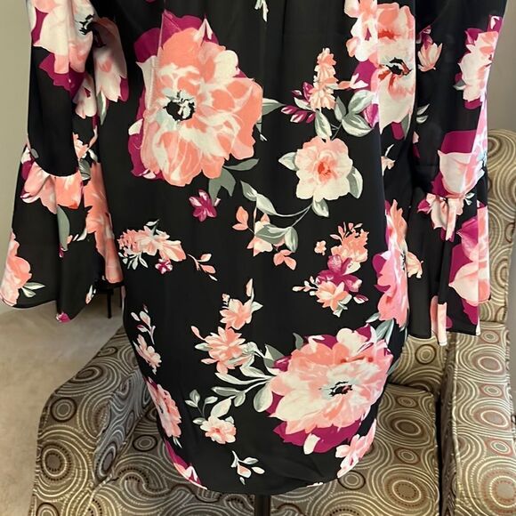 International Concepts Size Small Floral Blouse - Picture 5 of 6